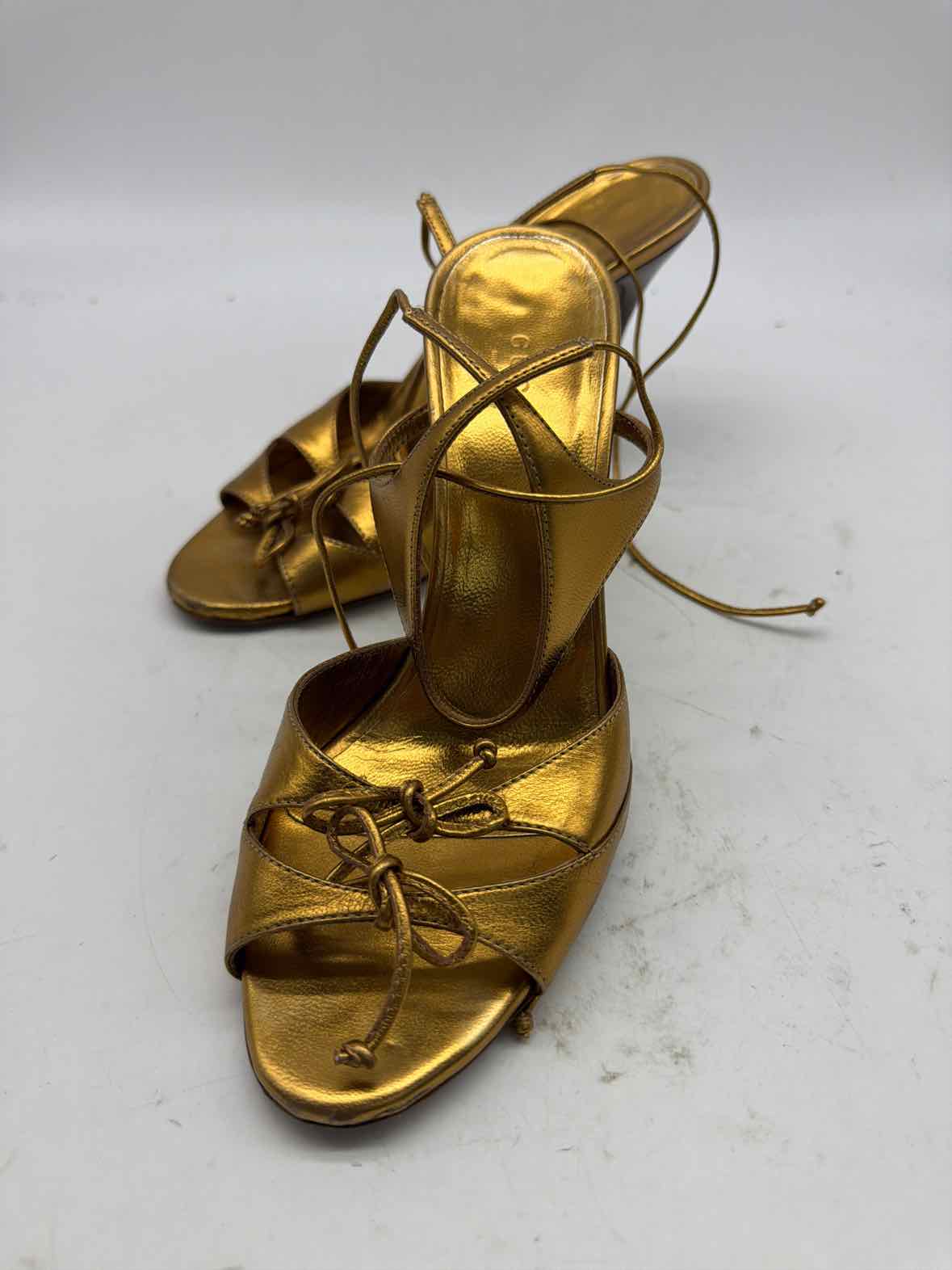 Pre-Owned Gucci Gold Size 6 Strappy Heels | True Fashionistas.