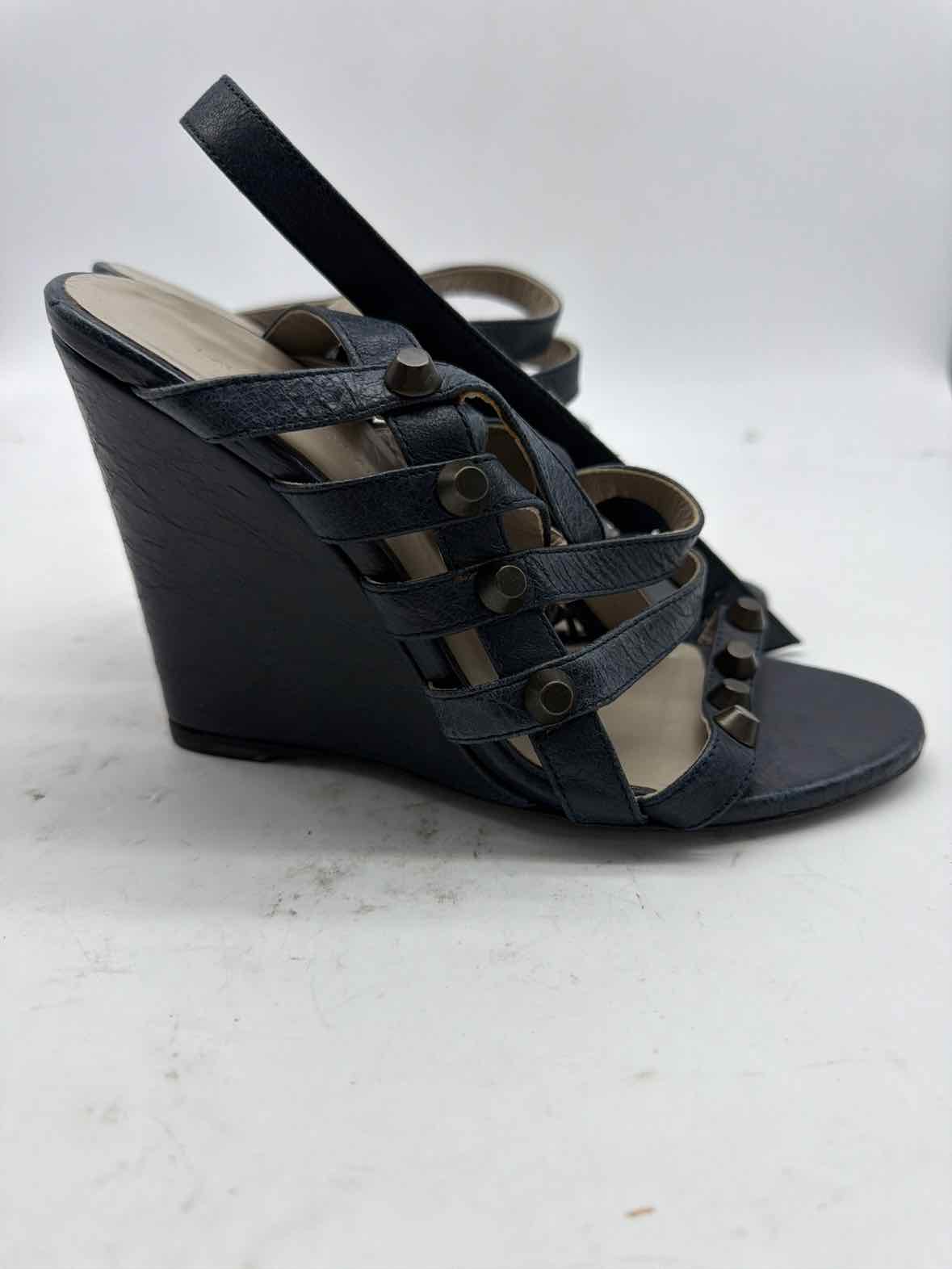 Pre-Owned Balenciaga Navy Size 6 Wedge Heels | True Fashionistas.
