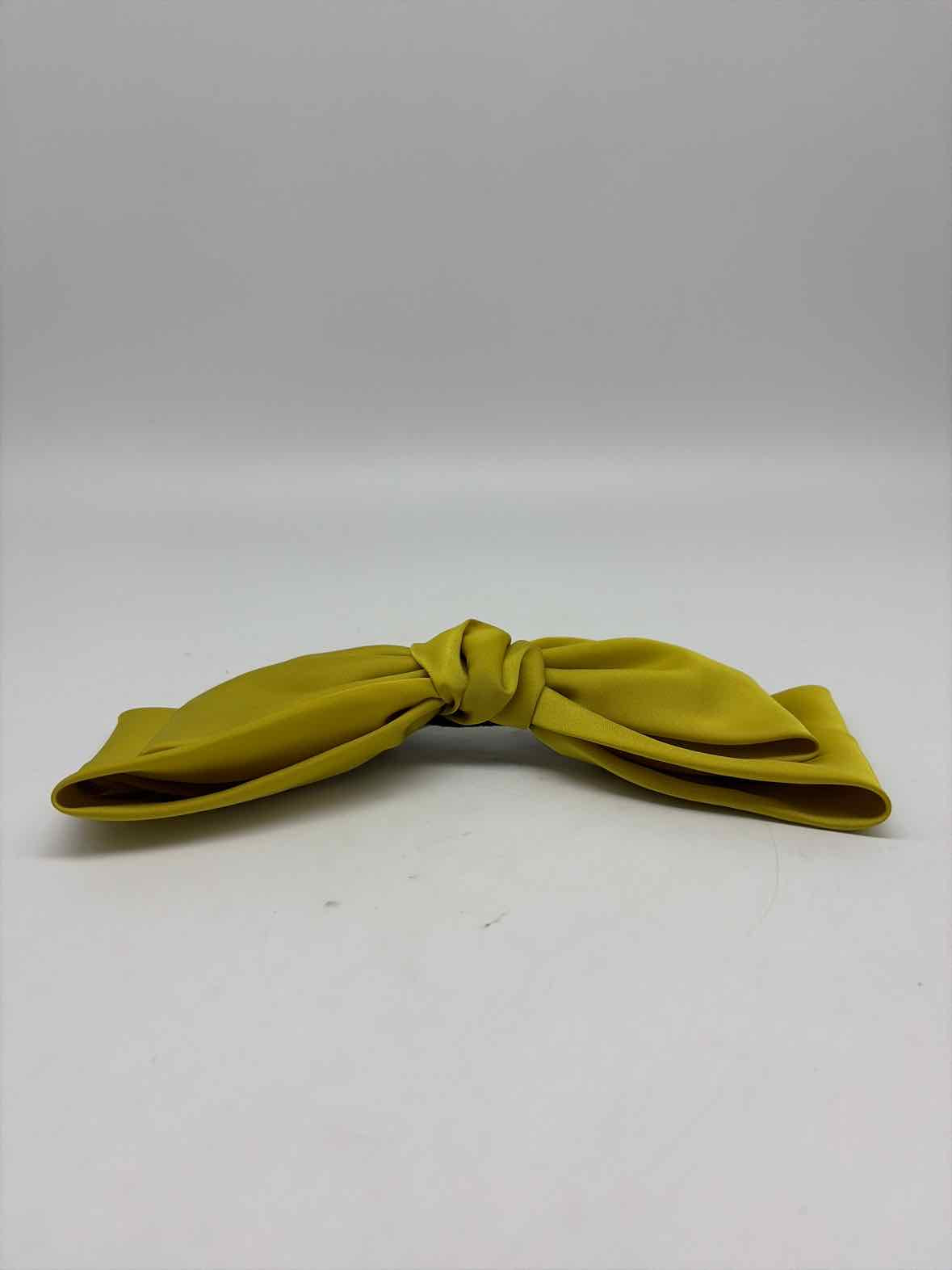 Pre-Owned Yellow Hair Accessory | True Fashionistas.