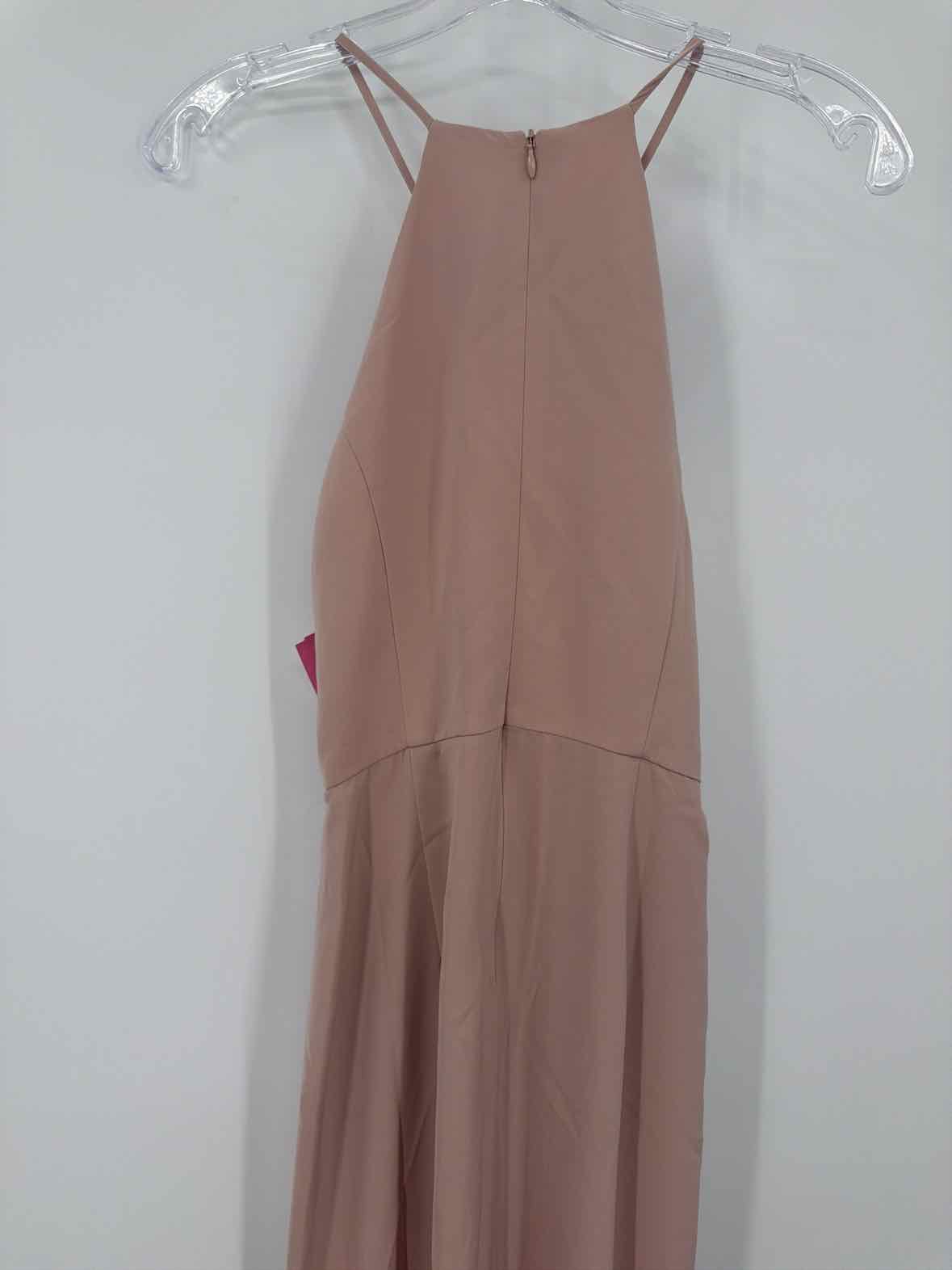 Pre-Owned Shona Joy Tan Size 2 Long Sleeveless Dress | True Fashionistas.