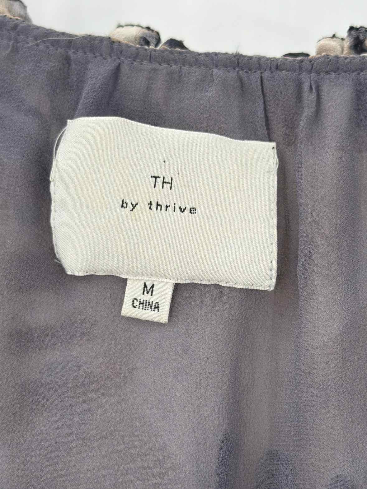 Pre-Owned Th by Thrive Brown Size Medium Blouse | True Fashionistas.