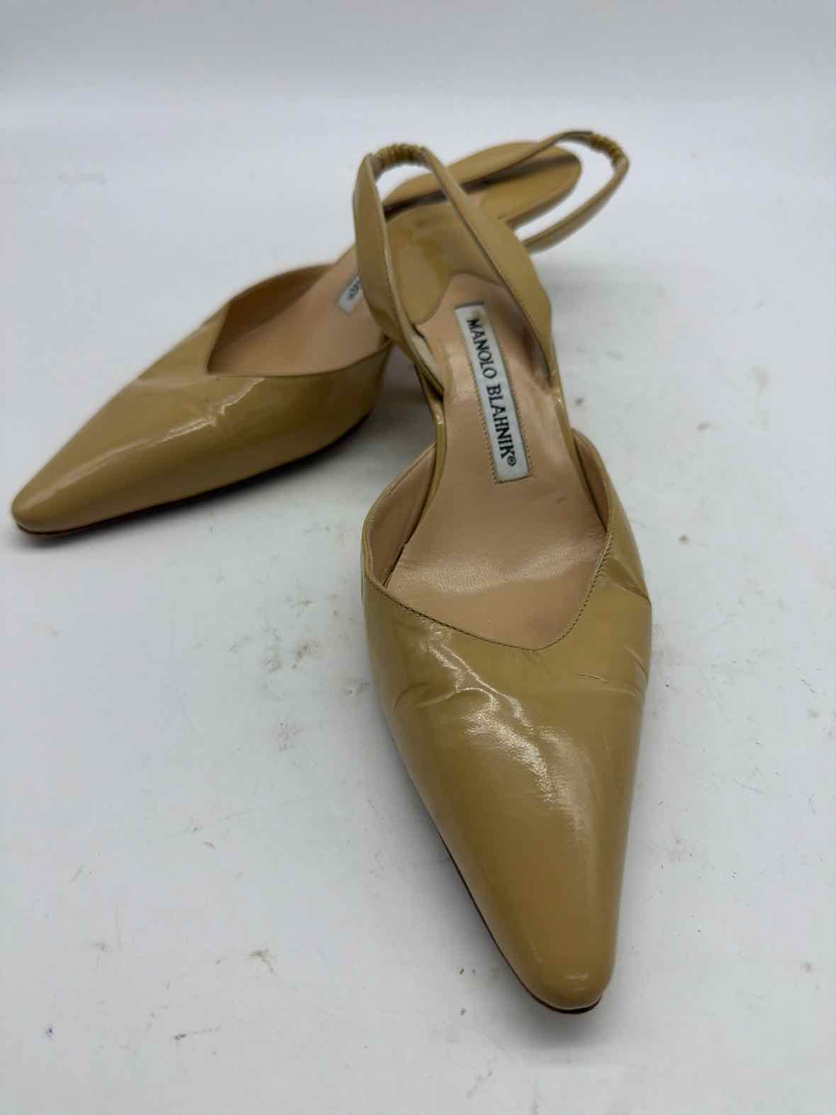 Pre-Owned Manolo Blahnik Tan Size 7.5 Slingback Heels | True Fashionistas.