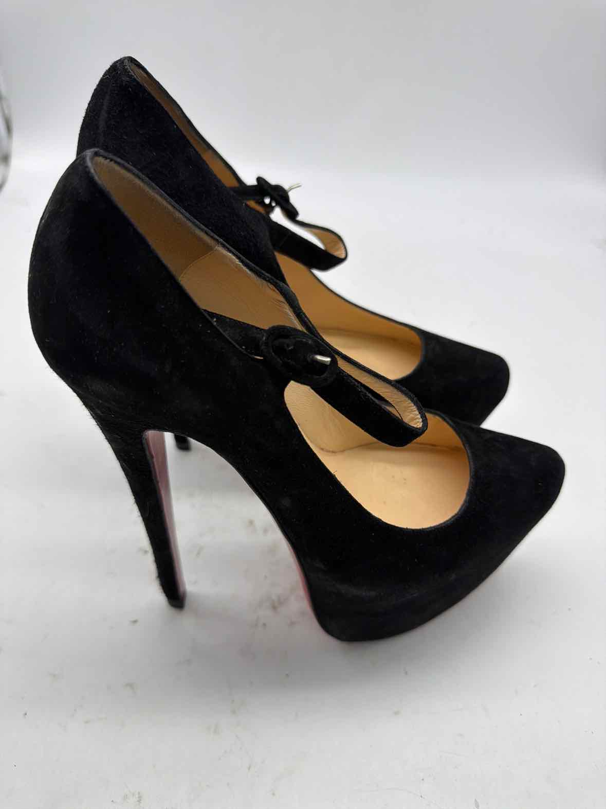 Pre-Owned Christian Louboutin Black Size 7 Stiletto Heels | True Fashionistas.