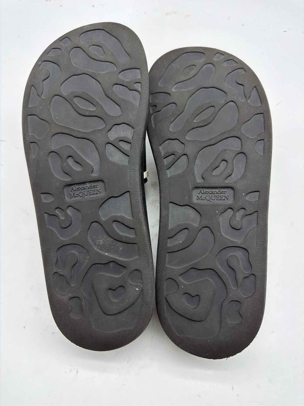Pre-Owned Alexander McQueen Black Size 40 Slide Sandals | True Fashionistas.