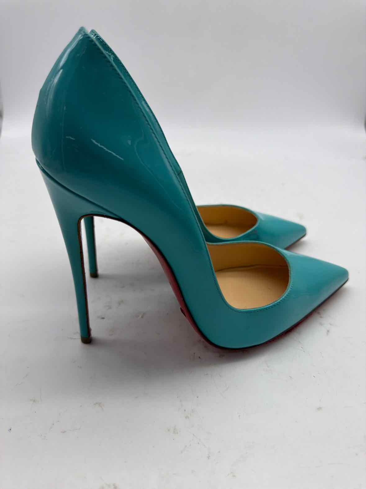 Pre-Owned Christian Louboutin Blue Size 36.5 Pump Heels | True Fashionistas.