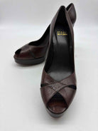 Pre-Owned Stuart Weitzman Brown Size 7.5 Peep Toe Heels | True Fashionistas.