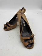 Pre-Owned Manolo Blahnik Tan Size 8.5 Slingback Heels | True Fashionistas.