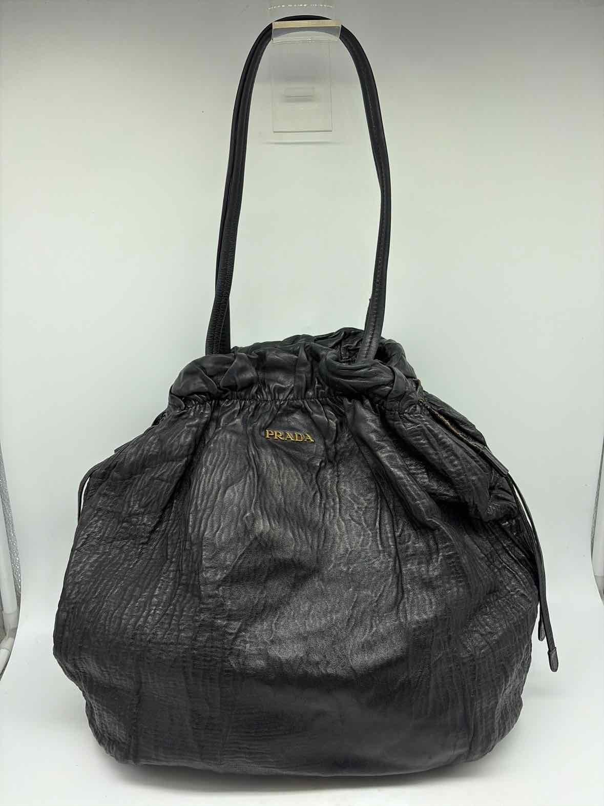 Pre-Owned Prada Black Leather Shoulder Bag Shoulder Bag | True Fashionistas.