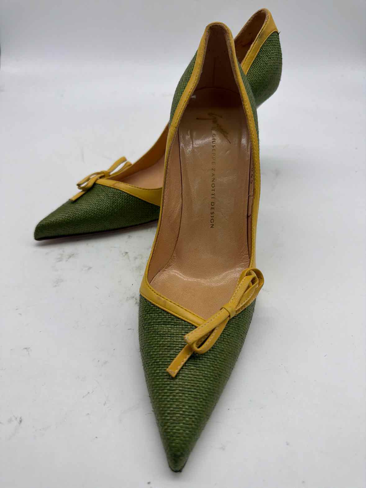Pre-Owned Giuseppe Zanotti Green Size 6 Pump Heels | True Fashionistas.