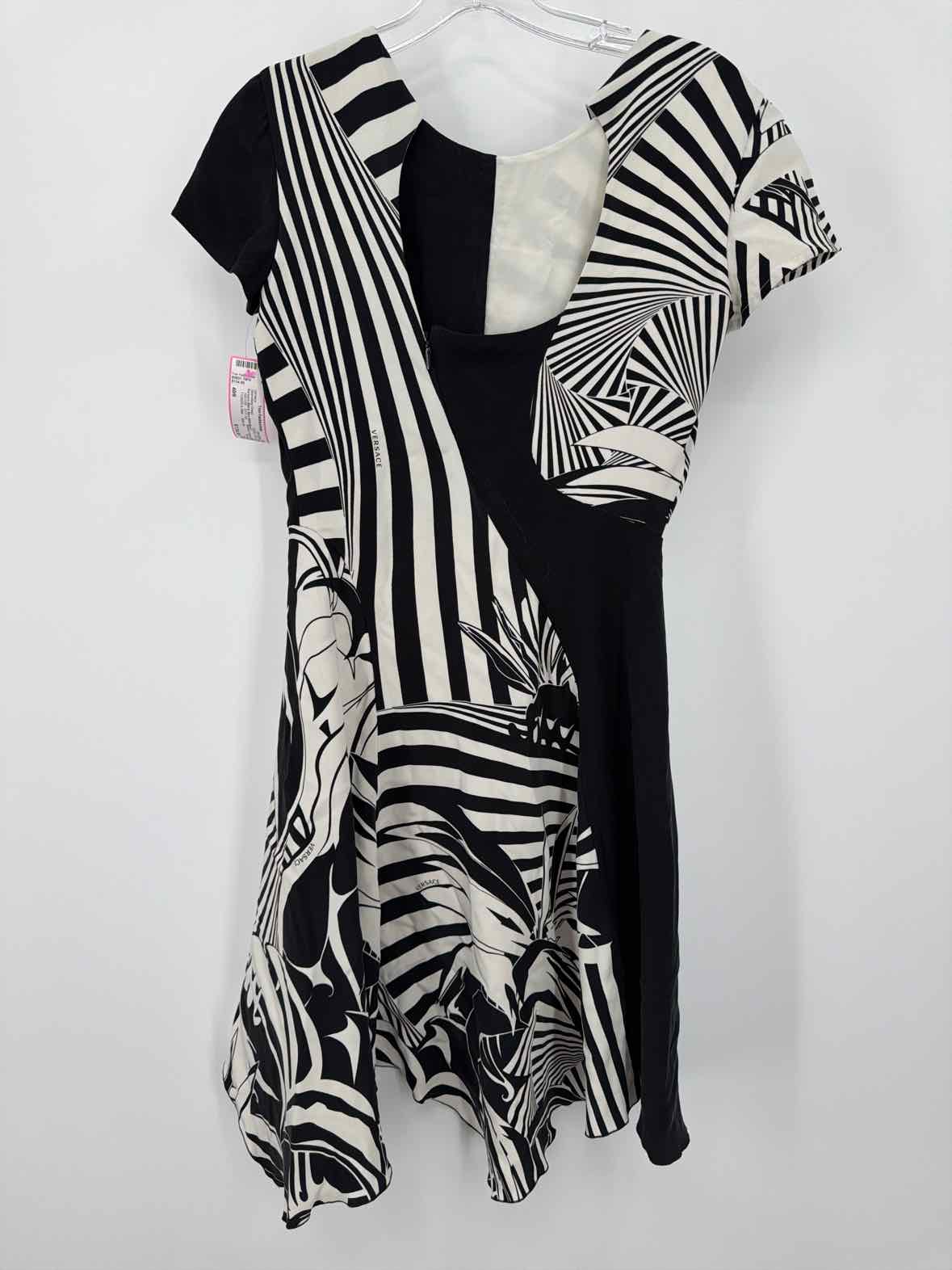Pre-Owned Versace Black Size 40/6 Short Short Sleeve Dress | True Fashionistas.