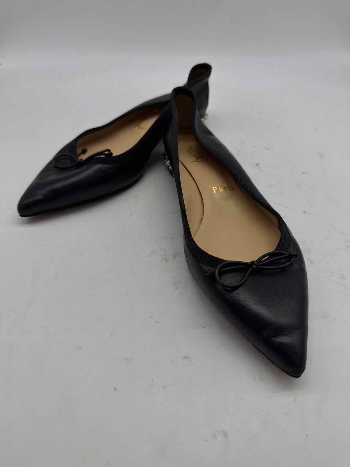 Pre-Owned Christian Louboutin Black Size 36 Slip On Flats | True Fashionistas.
