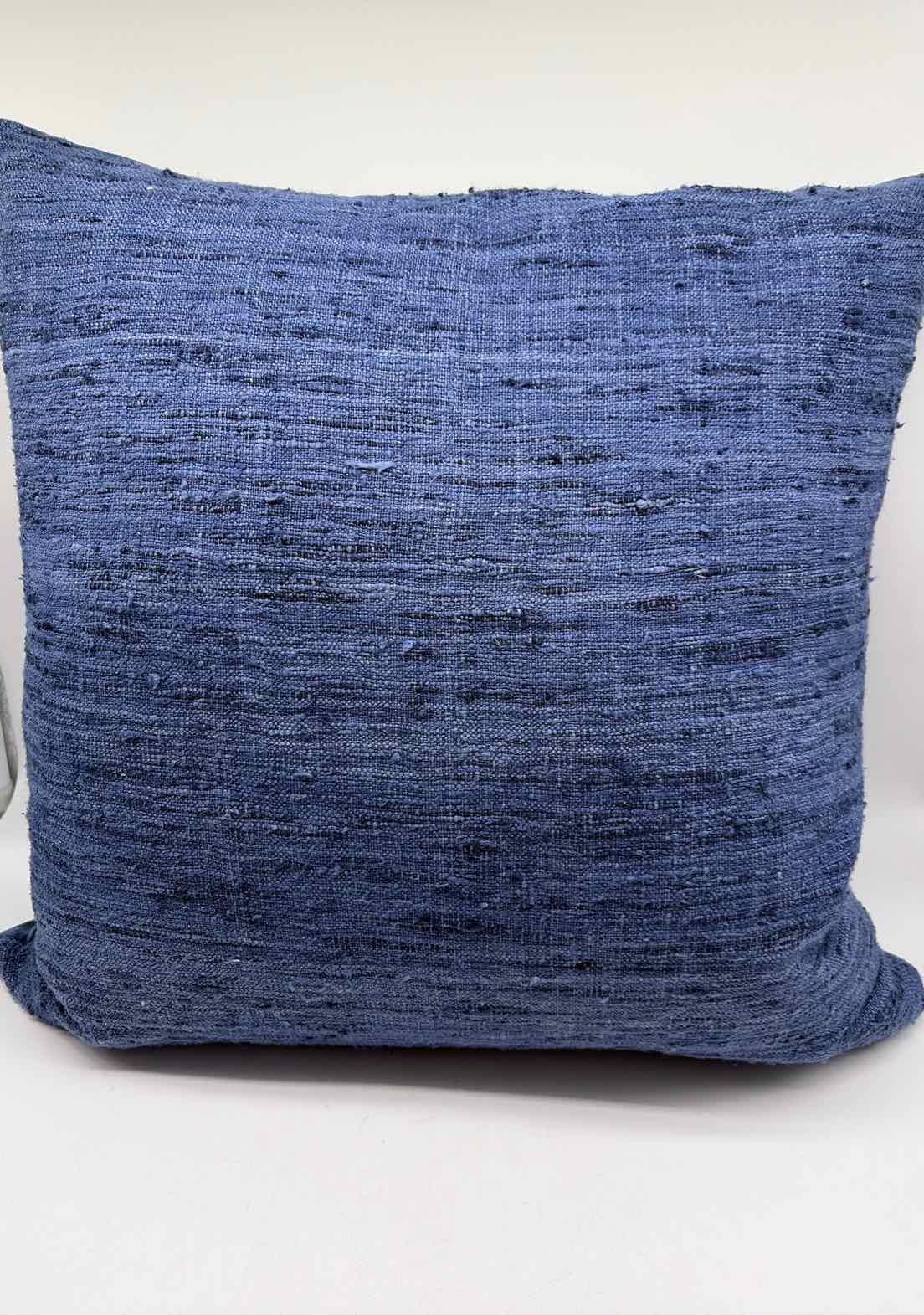 Navy Velvet & Linen Pillow | True Fashionistas.