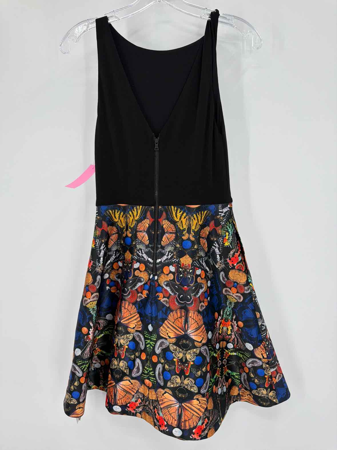 Pre-Owned Alice + Olivia Black Size 2 Short Sleeveless Dress | True Fashionistas.