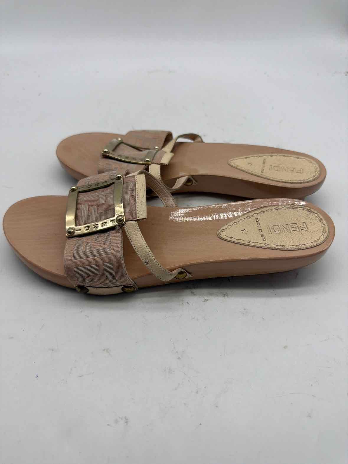 Pre-Owned Fendi Pink Size 6.5 Wood Slide Sandals | True Fashionistas.