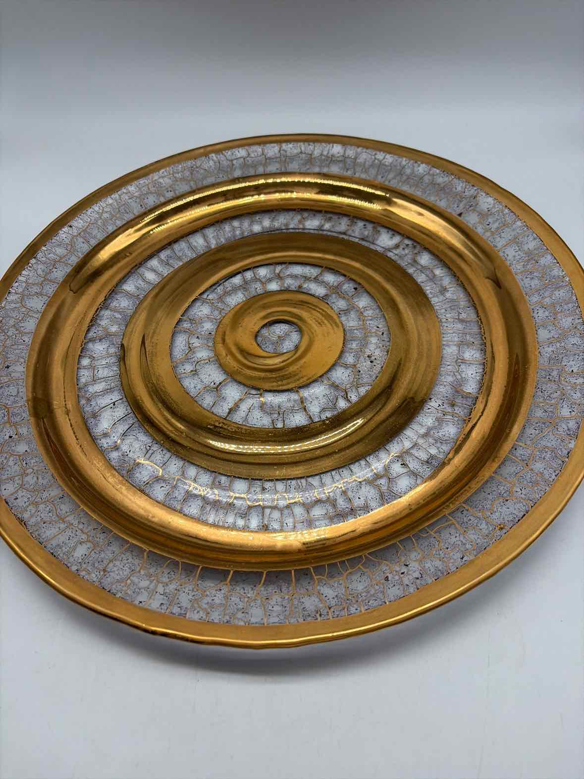 Gold & Clear Swirl Glass Plate | True Fashionistas.