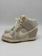 Pre-Owned Nike Grey Size 6 Fashion Sneaker Athletic Shoes | True Fashionistas.