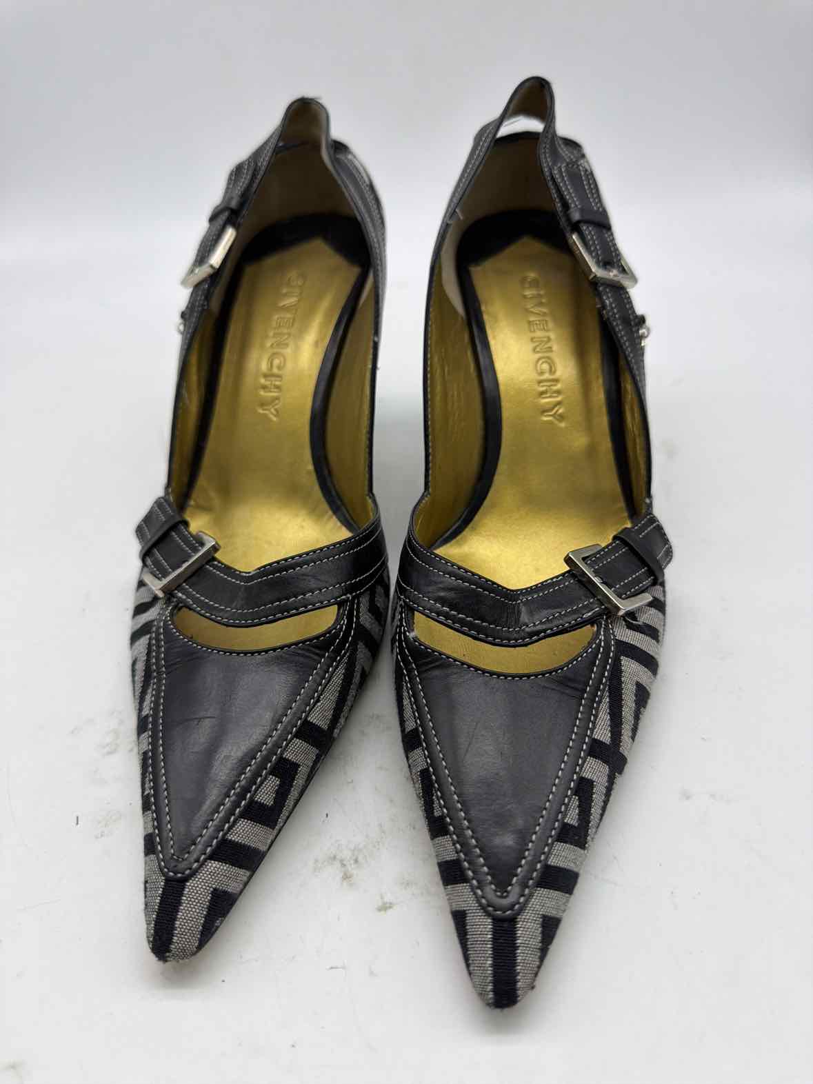 Pre-Owned Givenchy Black Size 7.5 Pump Heels | True Fashionistas.