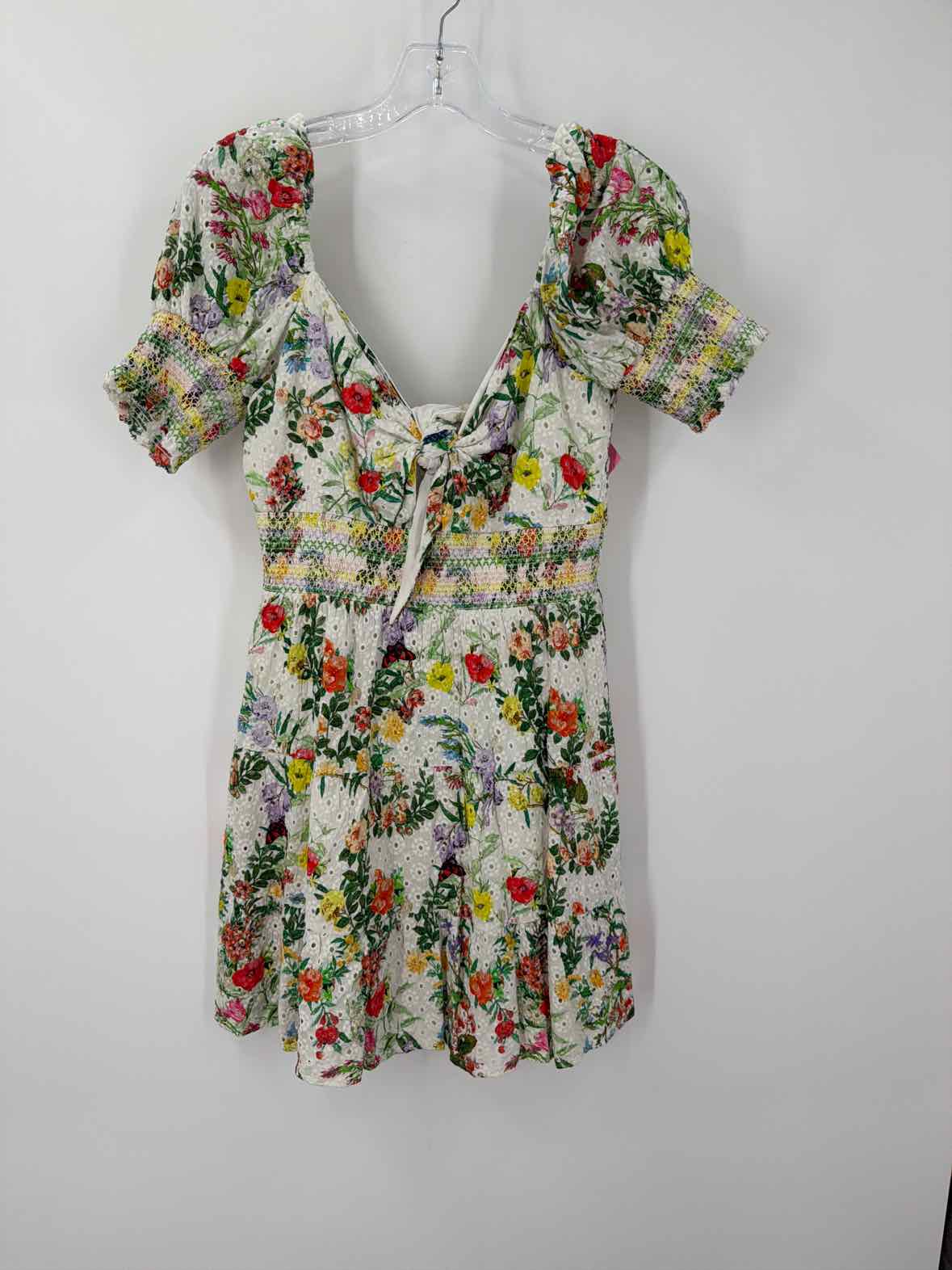 Pre-Owned Alice + Olivia White Size 4 Floral Short Short Sleeve Dress | True Fashionistas.