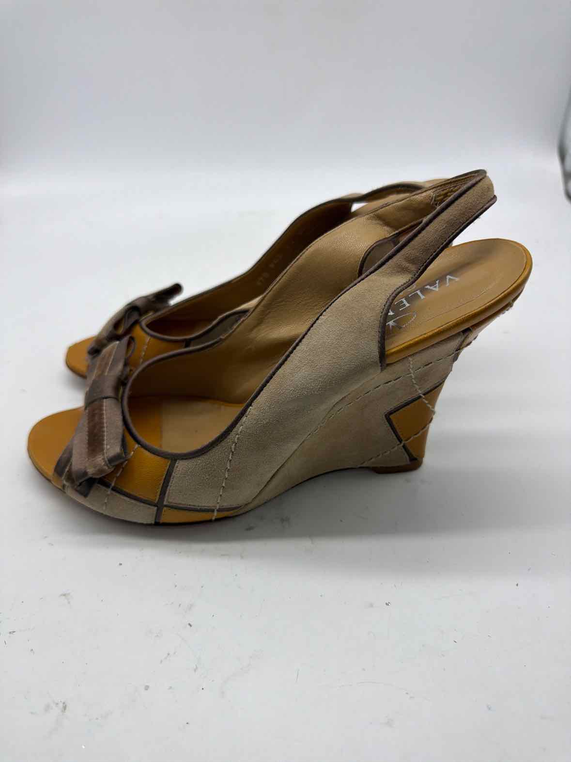 Pre-Owned Valentino Tan Size 8.5 Wedge Heels | True Fashionistas.