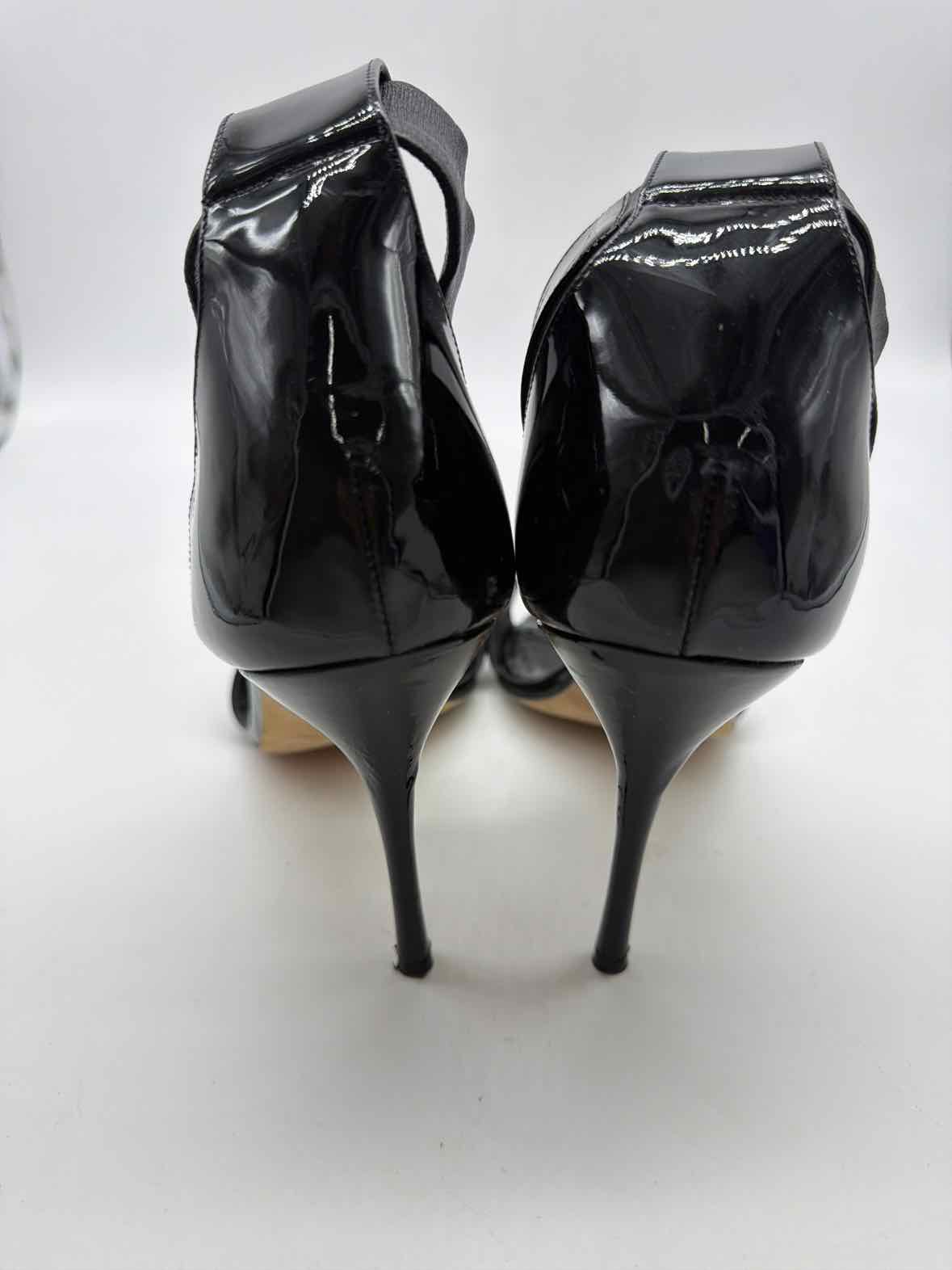 Pre-Owned Manolo Blahnik Black Size 39 Ankle Strap Heels | True Fashionistas.