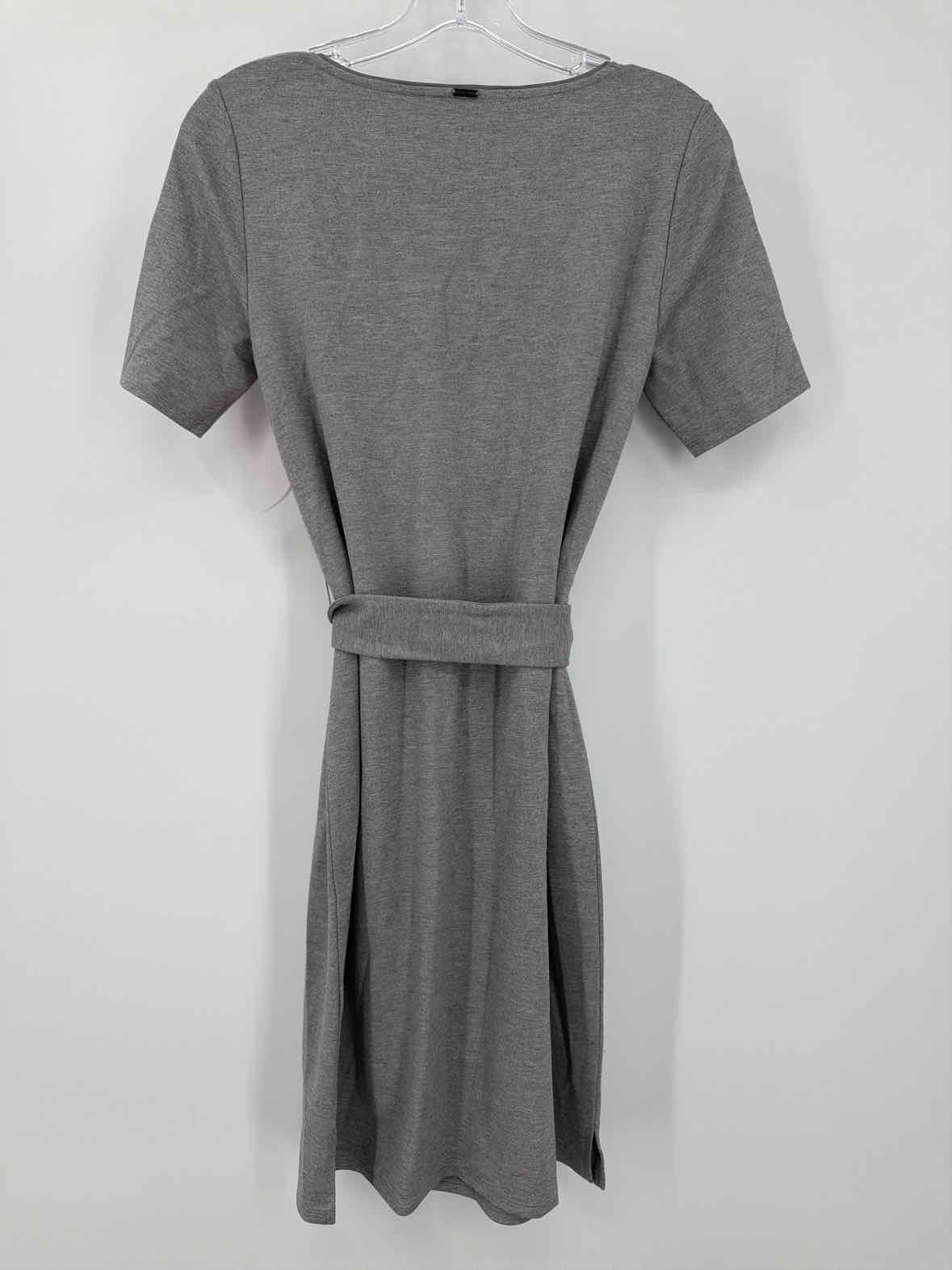 Pre-Owned WHBM Grey Size XS Short Short Sleeve Dress | True Fashionistas.