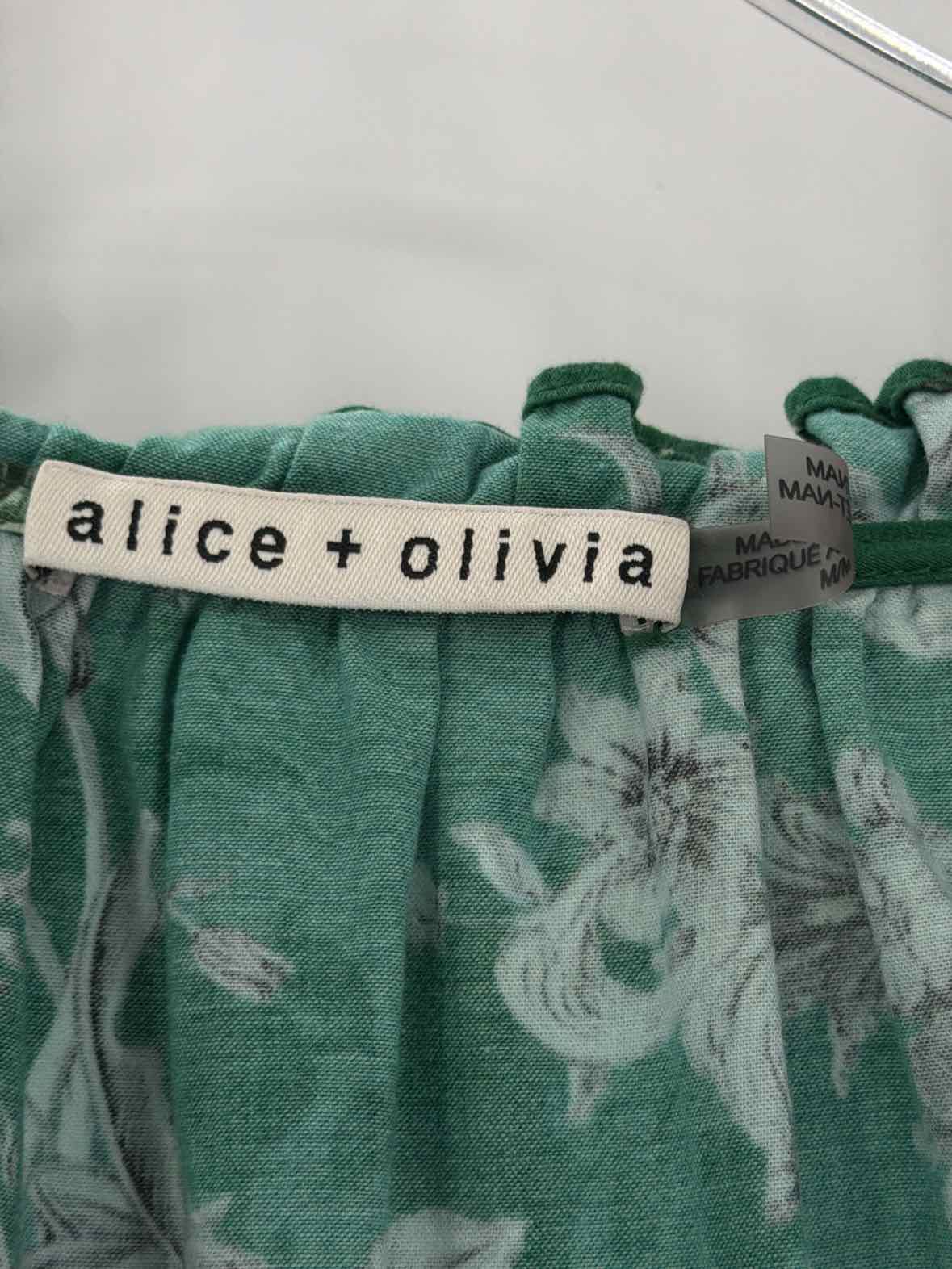 Pre-Owned Alice + Olivia Green Size Medium Long Long Sleeve Dress | True Fashionistas.