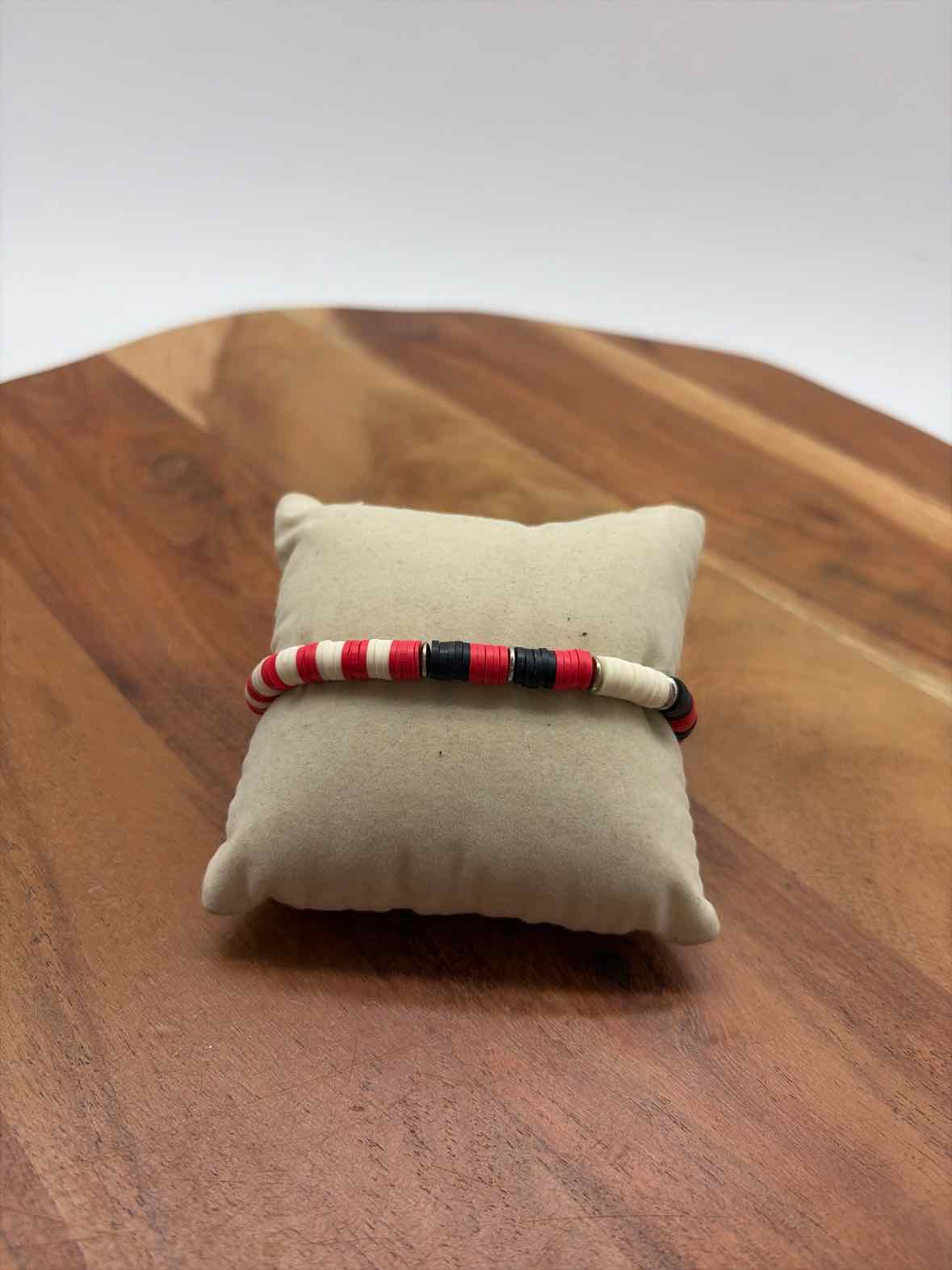 Erimish Red, White, Black Disc Stretchy Bracelet | True Fashionistas.
