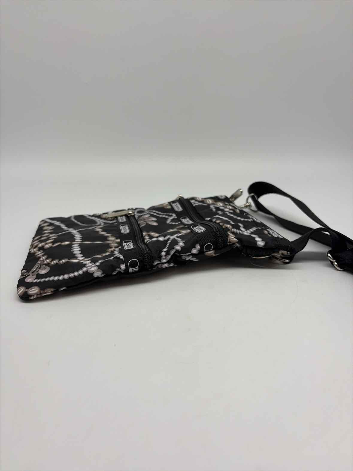 Pre-Owned Lesportsac Black Crossbody Crossbody | True Fashionistas.