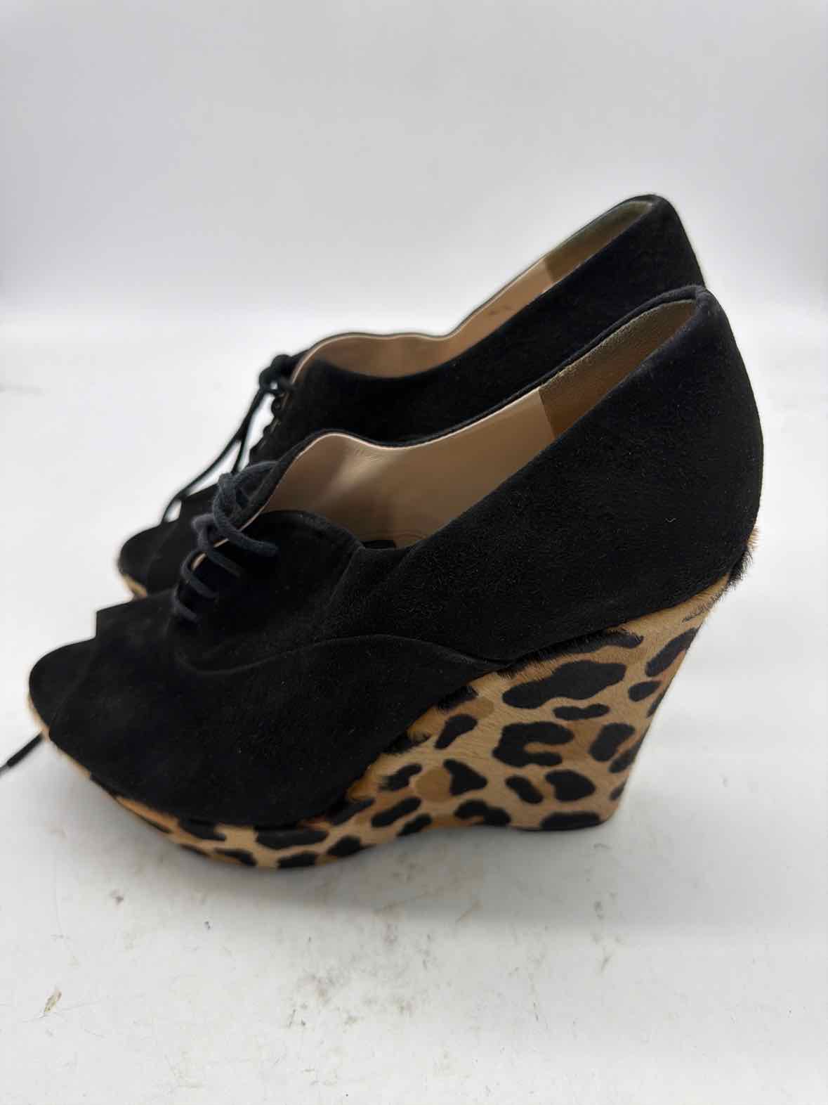Pre-Owned Prada Black Size 8.5 Wedge Heels | True Fashionistas.