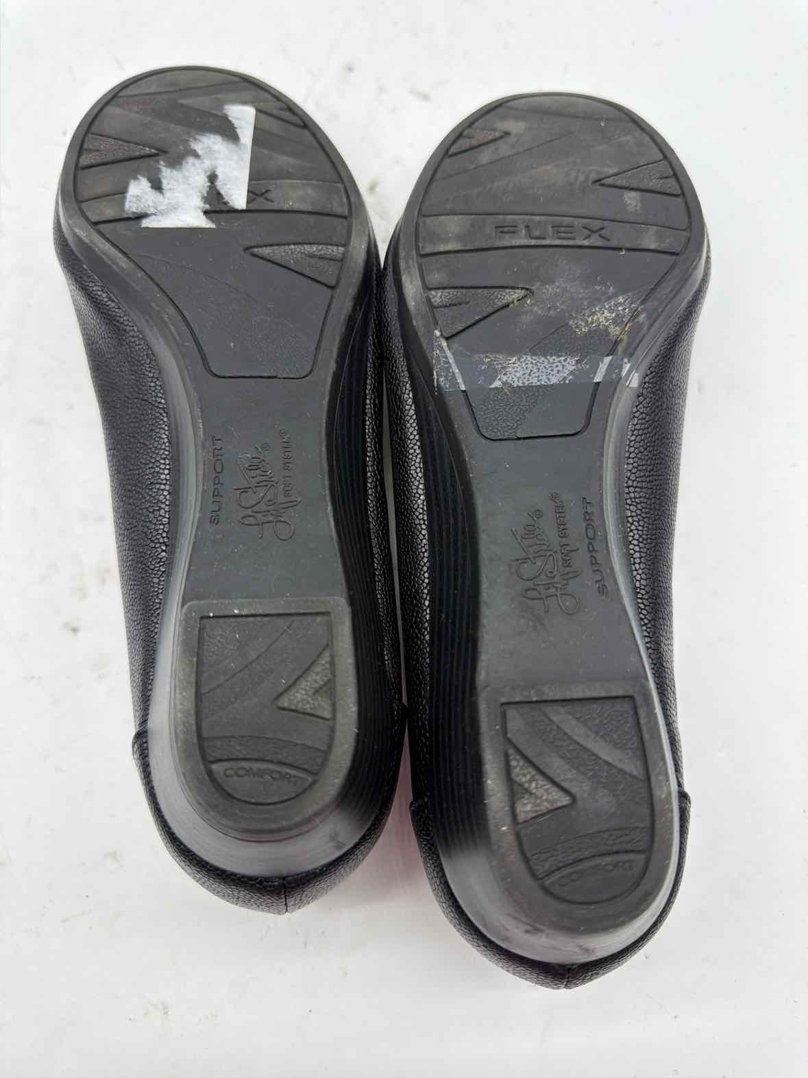 Pre-Owned Life Stride Black Size 8 Slip On Flats | True Fashionistas.