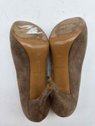 Pre-Owned Louis Vuitton Tan Size 8 Peep Toe Heels | True Fashionistas.