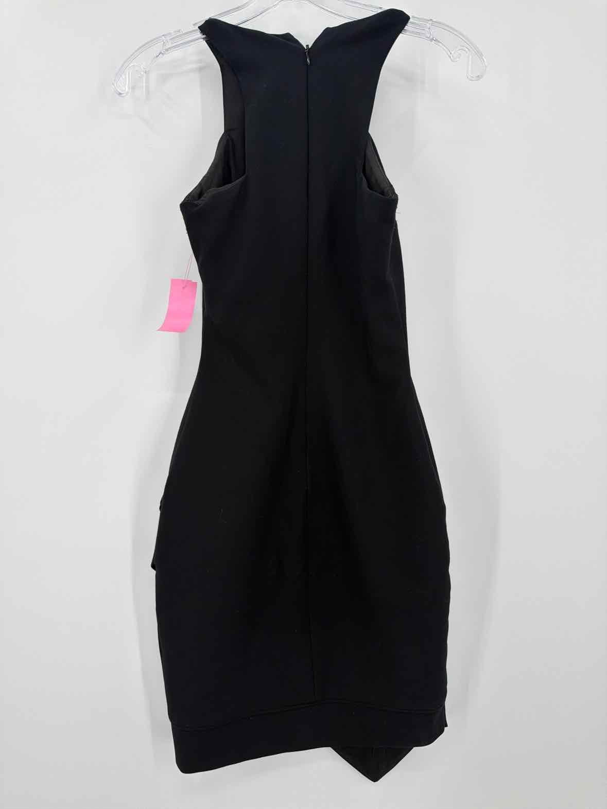 Pre-Owned Elizabeth and James Black Size 0 Short Sleeveless Dress | True Fashionistas.
