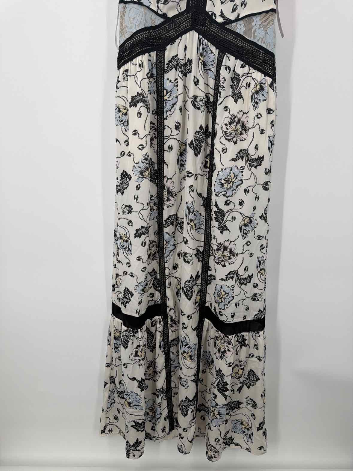 Pre-Owned Self Portrait White Size 8 Long Sleeveless Dress | True Fashionistas.
