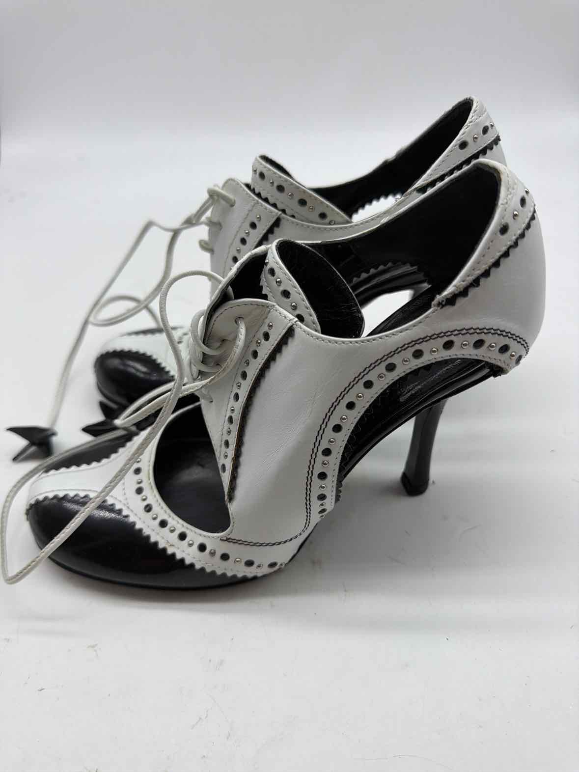 Pre-Owned Christian Dior White Size 5.5 Caged Heels | True Fashionistas.