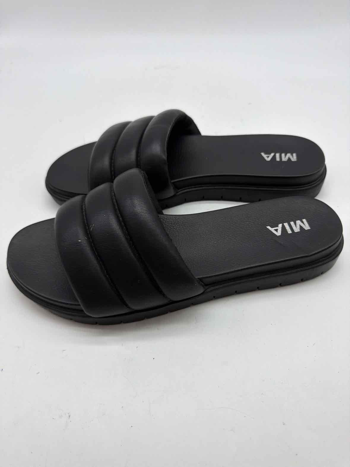 Pre-Owned MIA Black Size 10 Mule Sandals | True Fashionistas.
