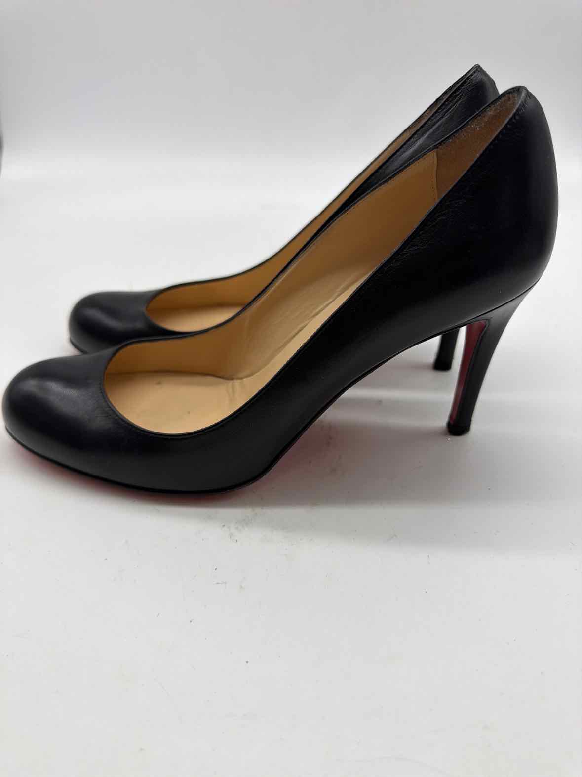 Pre-Owned Christian Louboutin Black Size 36.5 Pump Heels | True Fashionistas.