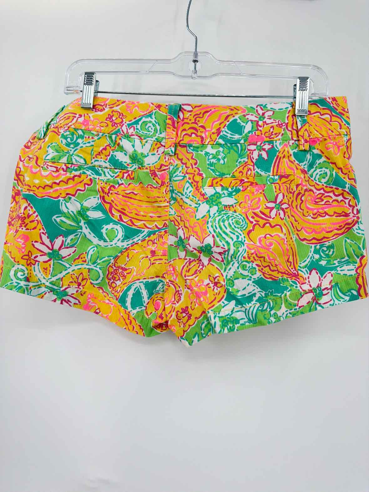Pre-Owned Lilly Pulitzer Yellow Size 6 Walsh Printed Shorts | True Fashionistas.