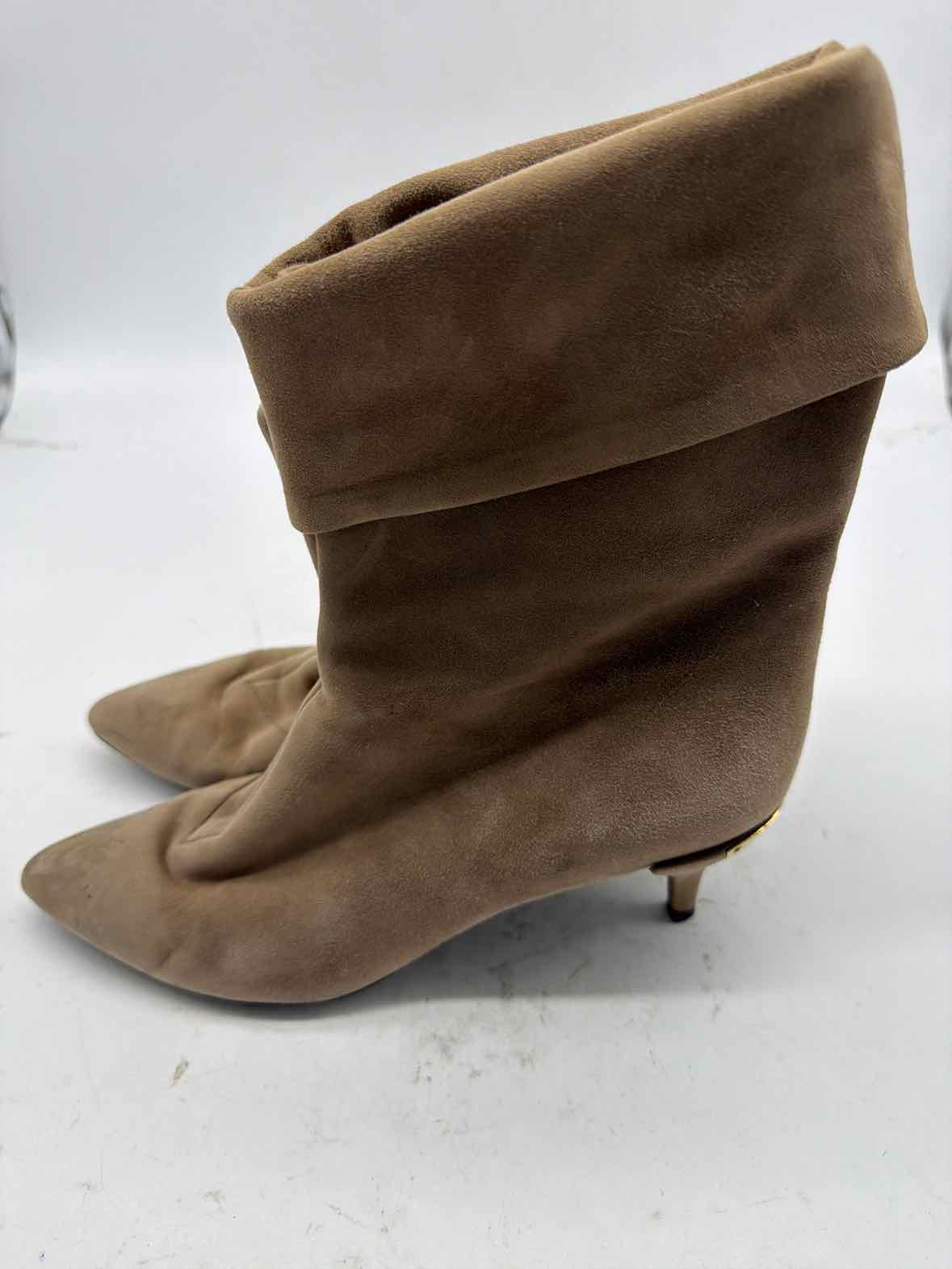 Pre-Owned Louis Vuitton Tan Size 6.5 Suede Ankle Boots | True Fashionistas.