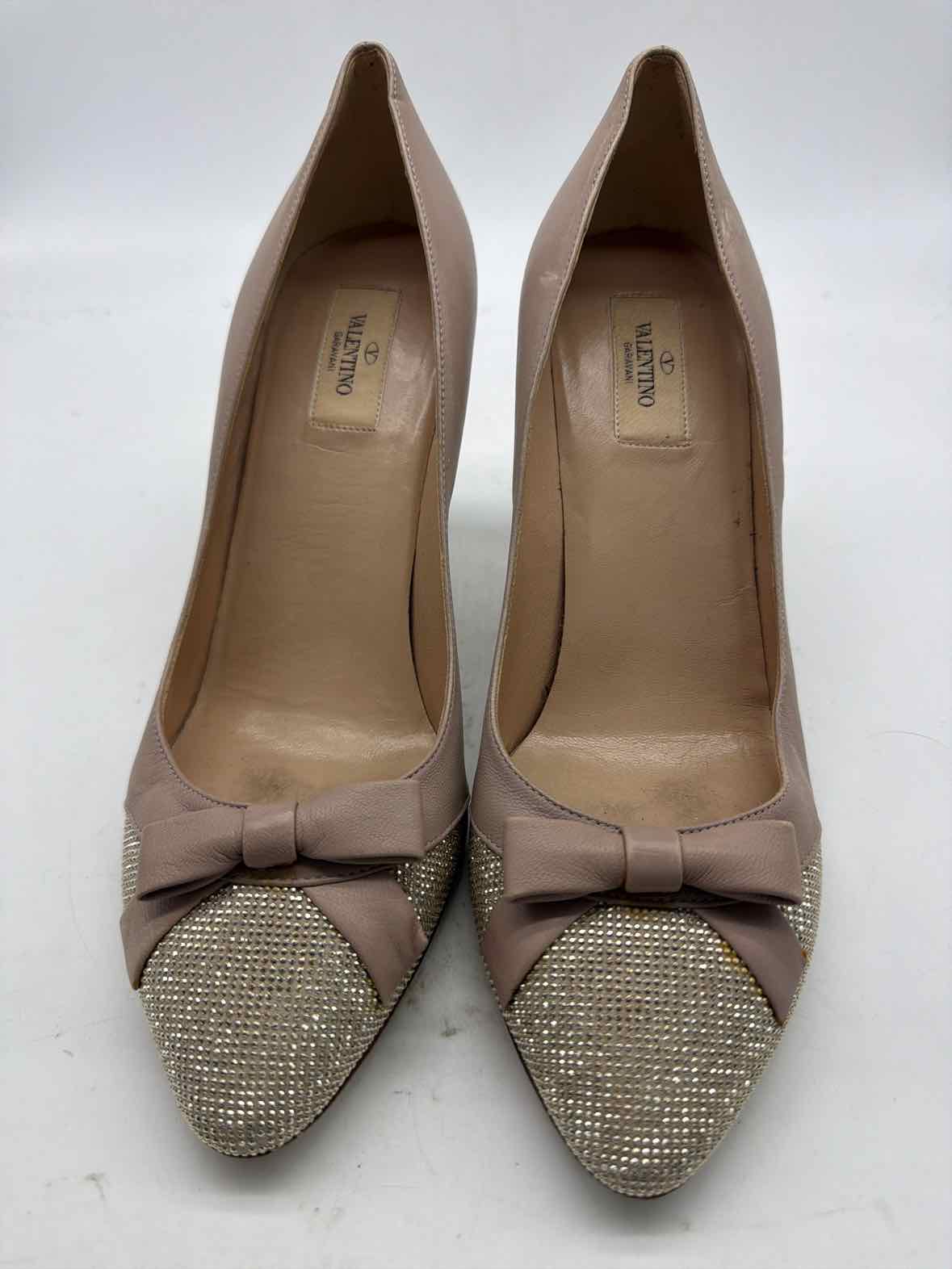 Pre-Owned Valentino Tan Size 11 Pump Heels | True Fashionistas.