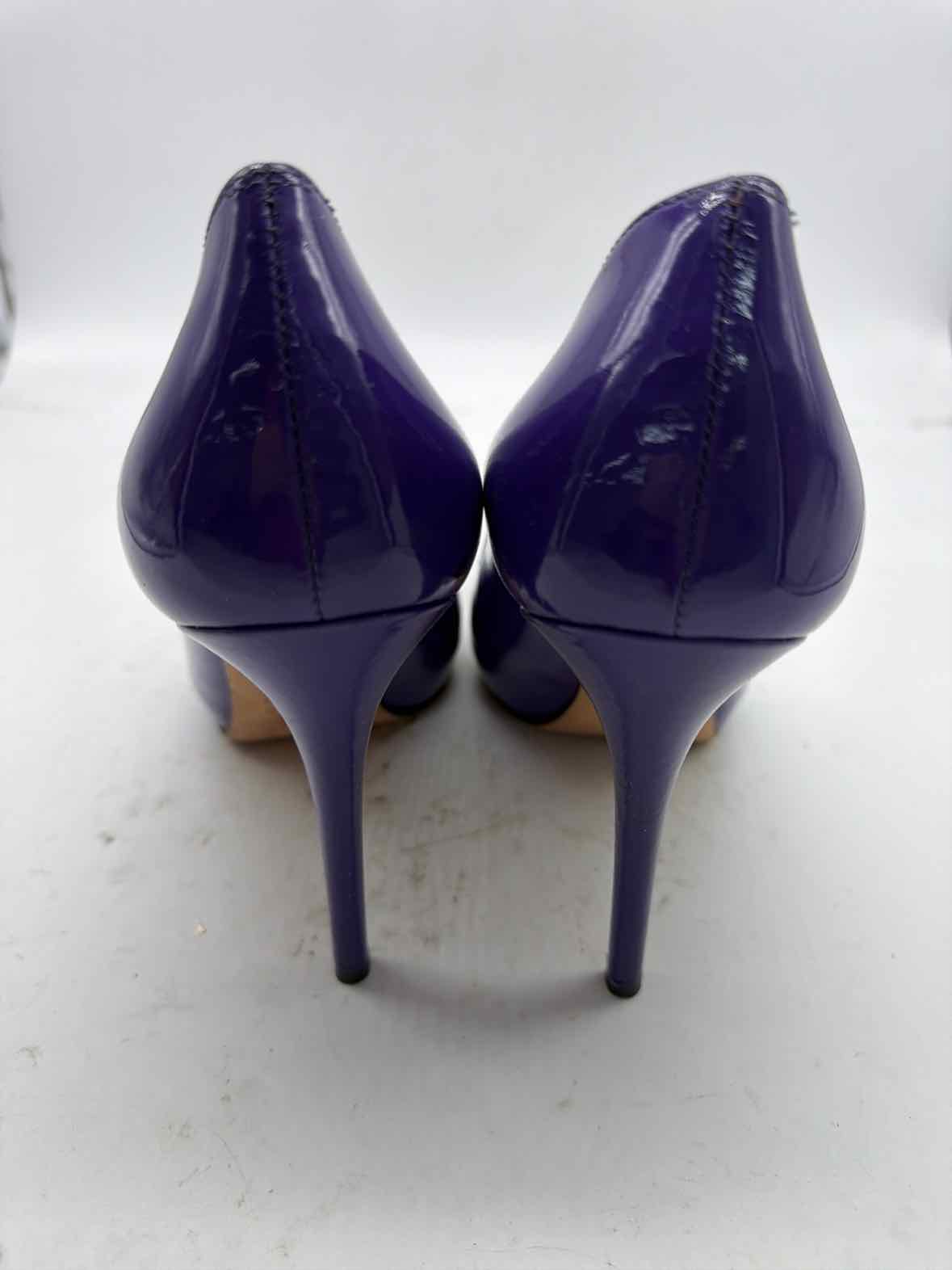 Pre-Owned Alexander McQueen Purple Size 9 Patent Leather Peep Toe Heels | True Fashionistas.