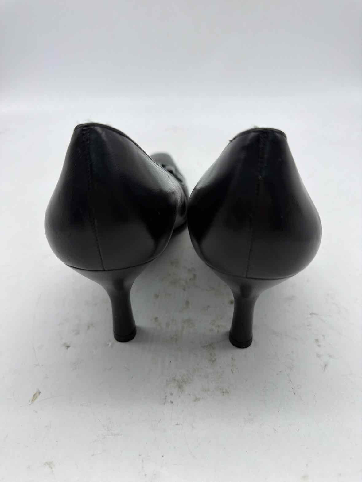 Pre-Owned Salvatore Ferragamo Black Size 8 Pump Heels | True Fashionistas.