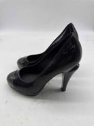 Pre-Owned Chanel Black Size 7 Patent Leather Pump Heels | True Fashionistas.