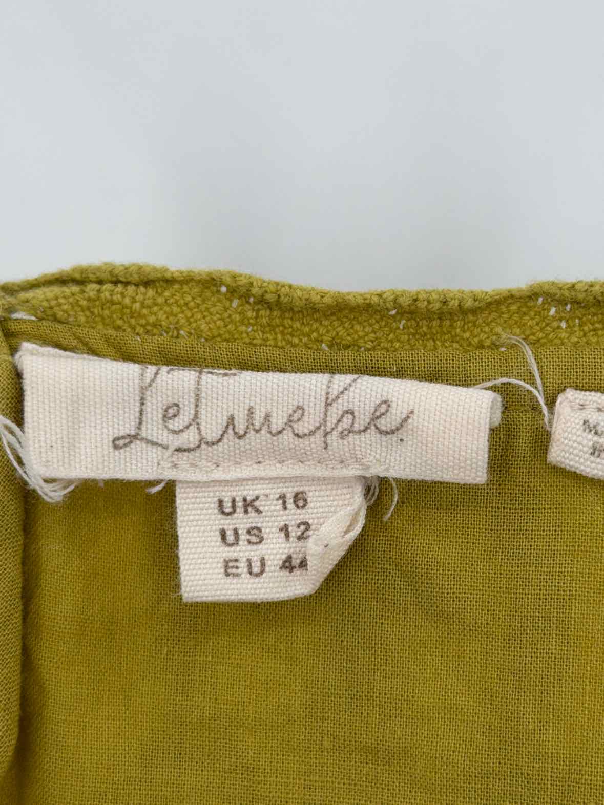 Pre-Owned Let Me Be Green Size 12 Tank Top | True Fashionistas.
