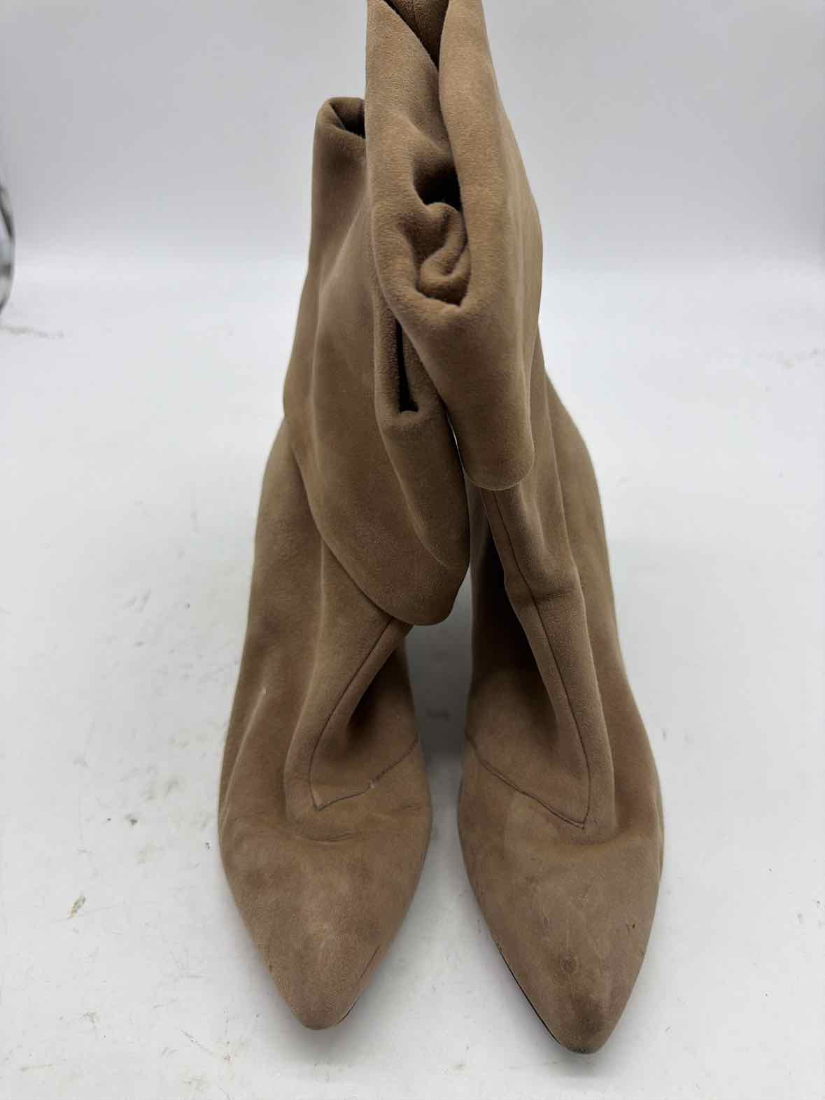 Pre-Owned Louis Vuitton Tan Size 6.5 Suede Ankle Boots | True Fashionistas.