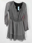 Pre-Owned Ann Taylor Black Size 2 Short Sleeveless Dress | True Fashionistas.