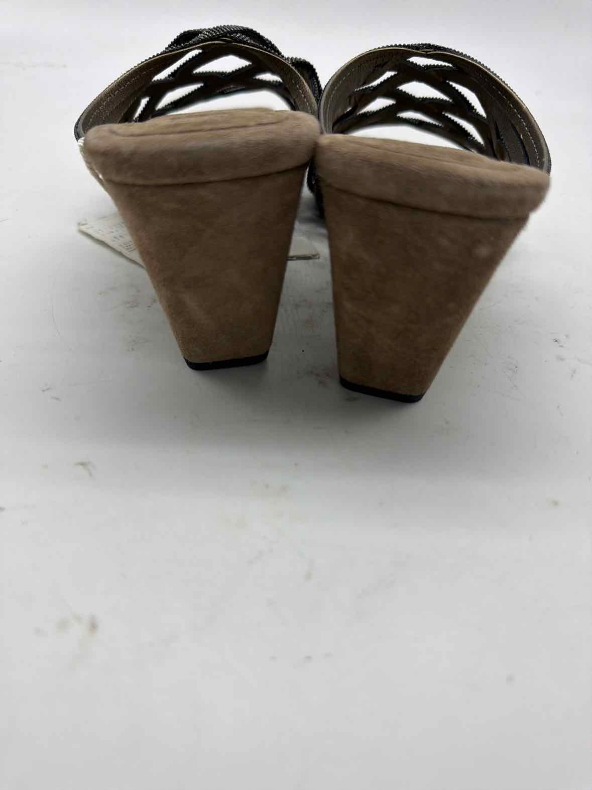 Pre-Owned Brunello Cucinelli Grey Size 37 Wedge Heels | True Fashionistas.