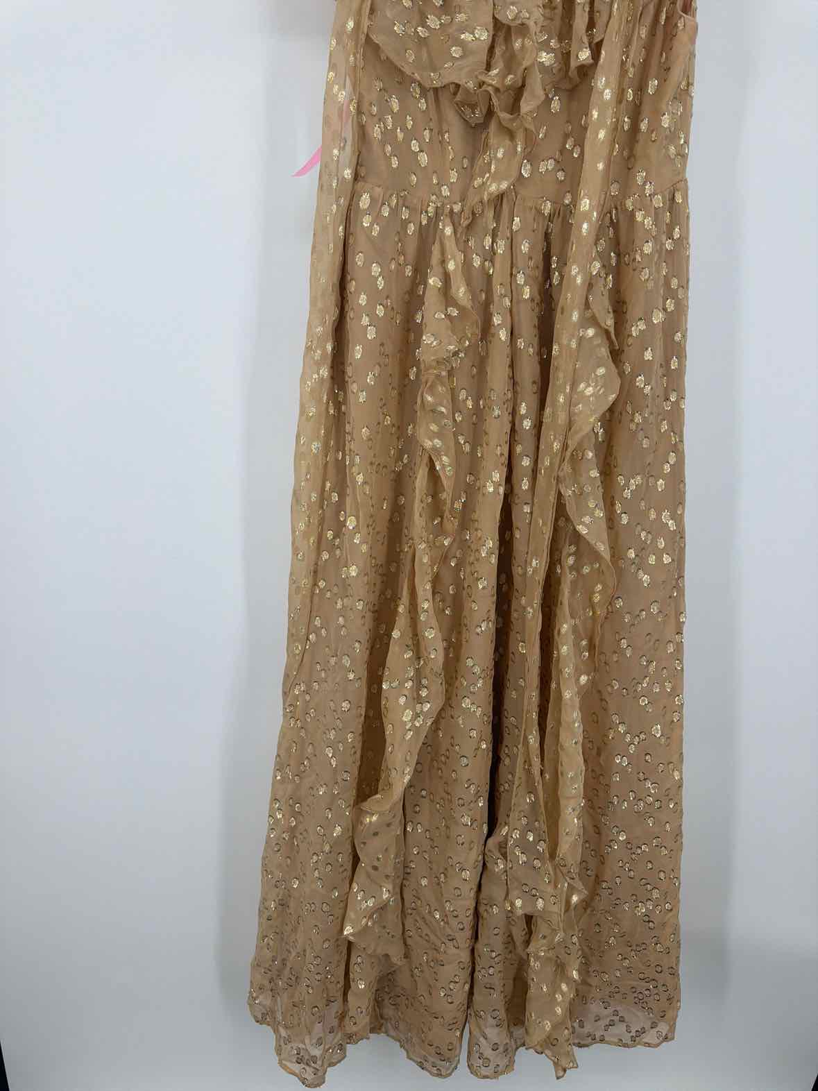 Pre-Owned Marie Oliver Gold Size 0 Long Sleeveless Dress | True Fashionistas.