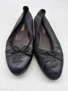 Pre-Owned Chanel Black Size 8.5 Slip On Flats | True Fashionistas.