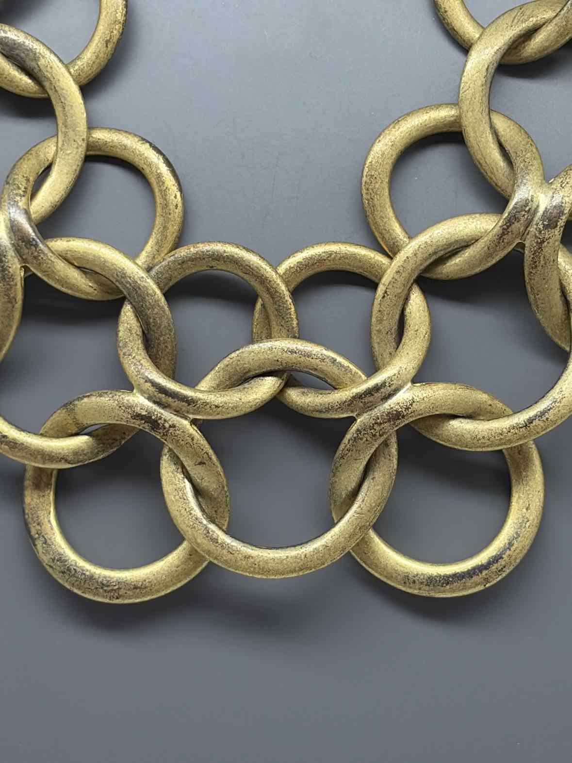Pre-Owned Stella & Dot Gold Tone Bib Chain Link Necklace | True Fashionistas.