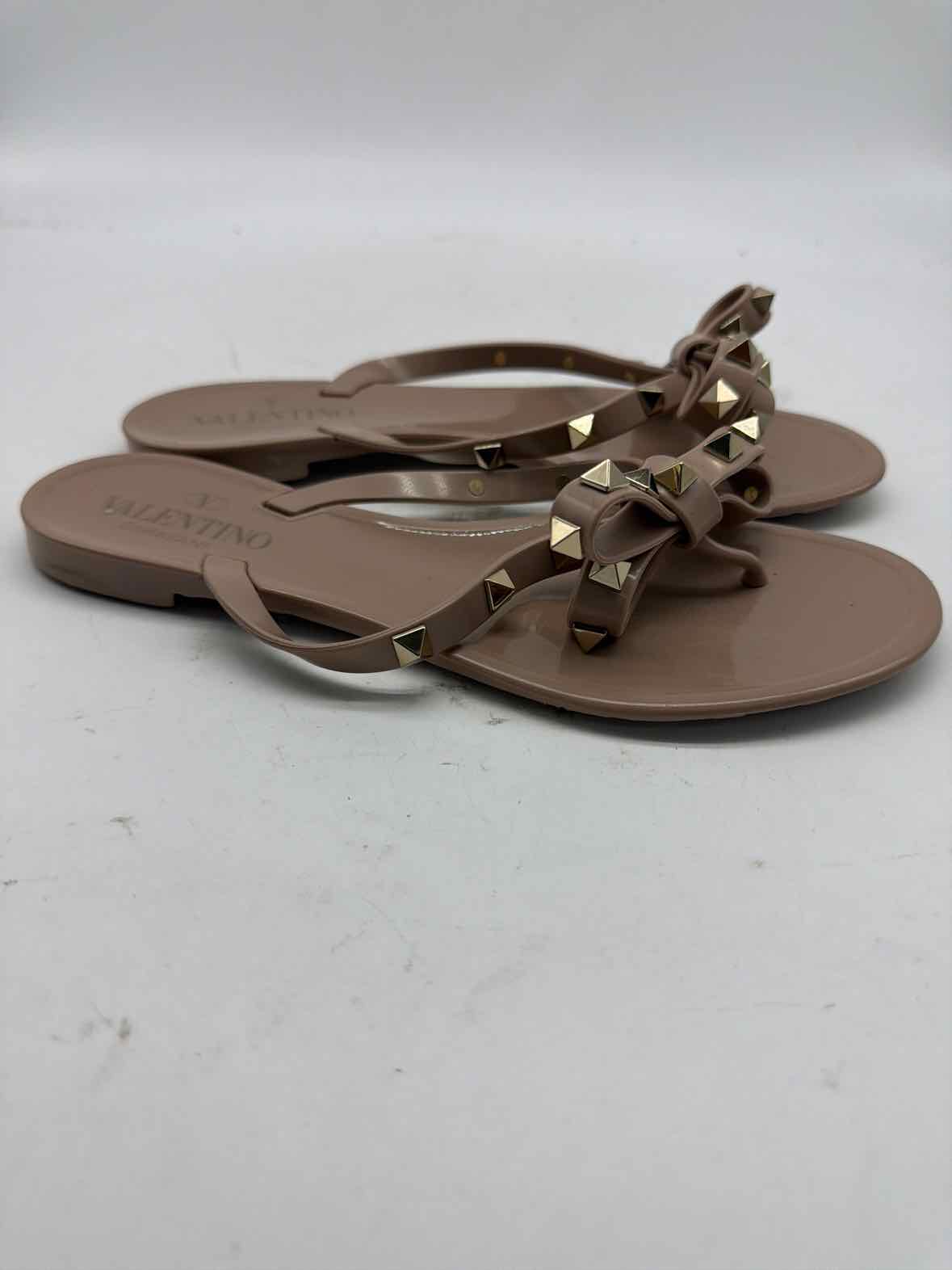Pre-Owned Valentino Tan Size 36 Jelly Rockstud Thong Sandals | True Fashionistas.